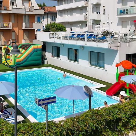 Nautilus Hotel Family All Inclusive Белариа-Игеа Марина Екстериор снимка