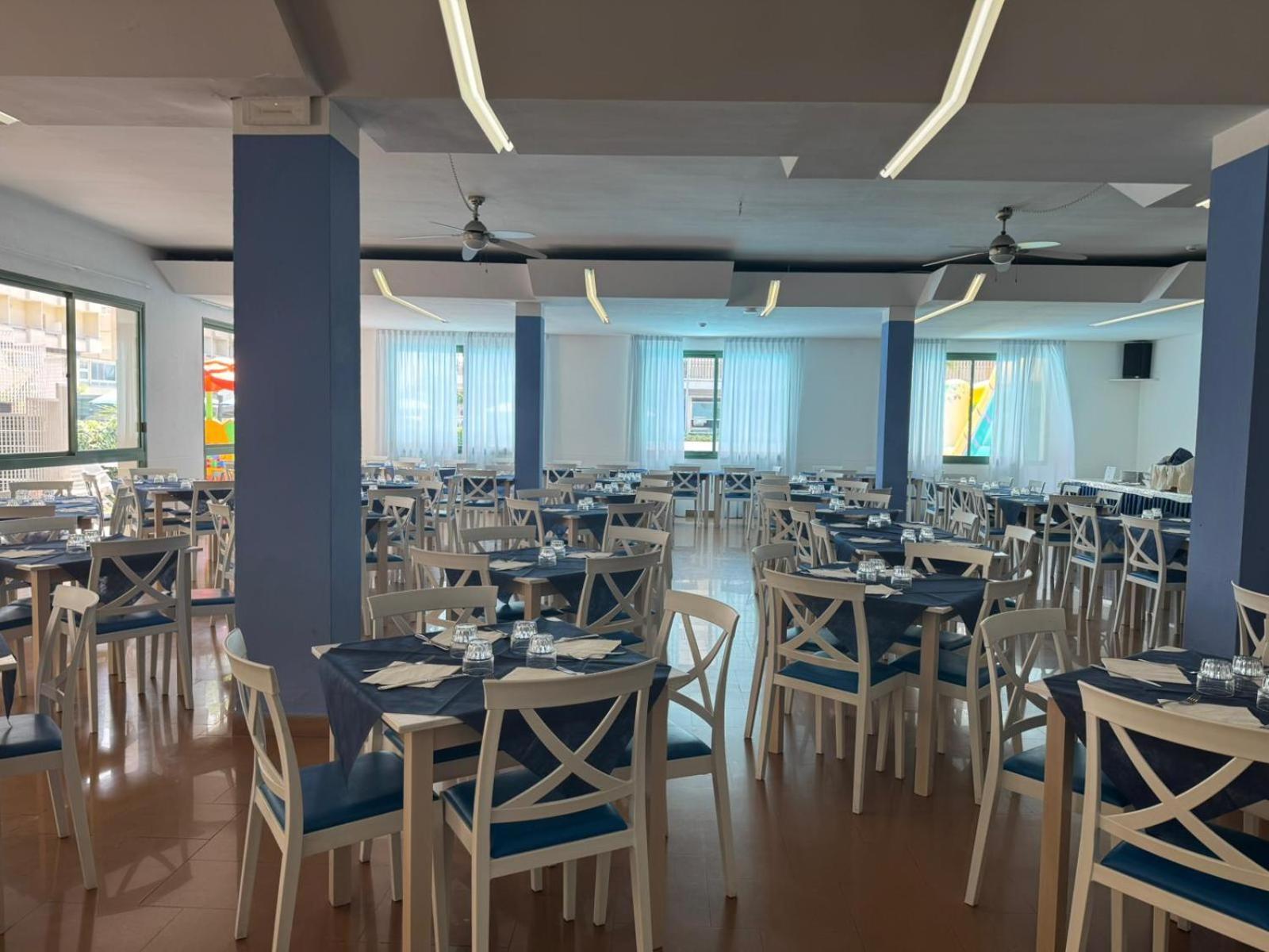 Nautilus Hotel Family All Inclusive Белариа-Игеа Марина Екстериор снимка