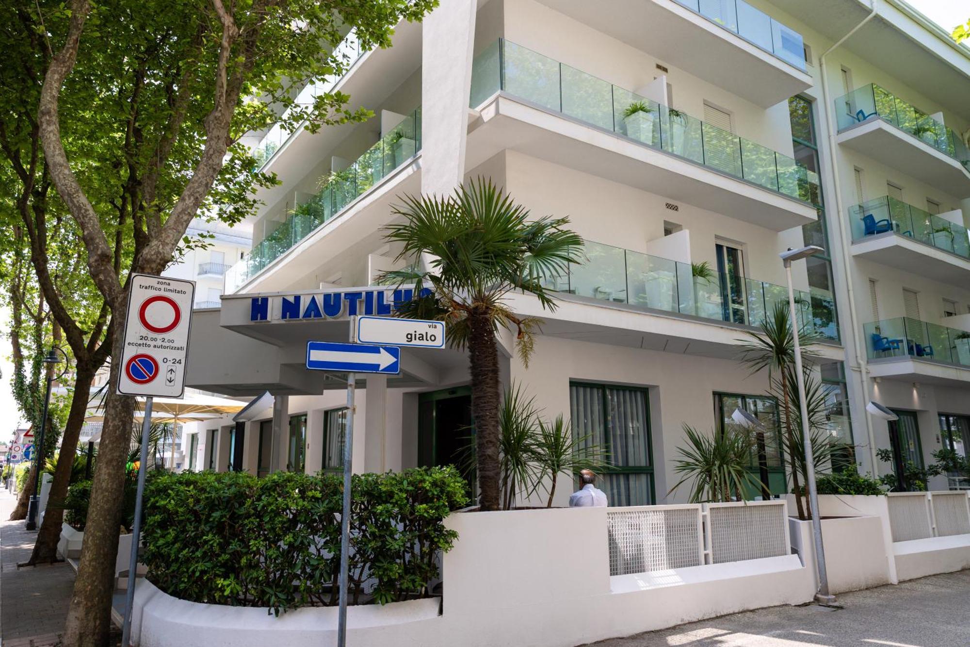 Nautilus Hotel Family All Inclusive Белариа-Игеа Марина Екстериор снимка